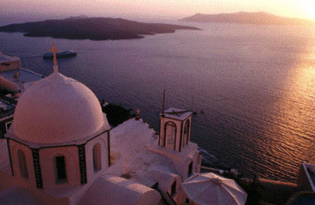 In vacanza per dare una mano alla Grecia